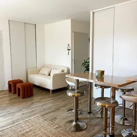 Joli Avec Terrasse Vue Piscine Et Parc - Premium Le Domaine De Cramphore Apartman *